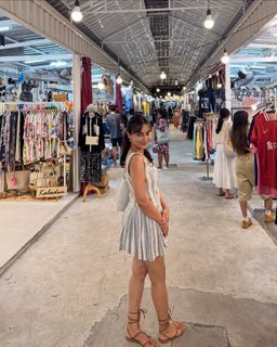 Surbhi Jyoti feet photo thumbnail