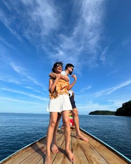 Surbhi Jyoti feet photo thumbnail