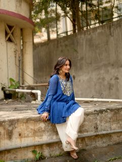 Surbhi Jyoti feet photo 3