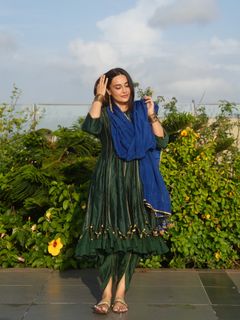 Surbhi Jyoti feet photo 2