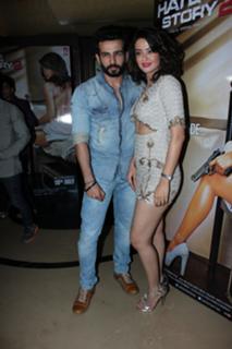 Surveen Chawla feet photo thumbnail