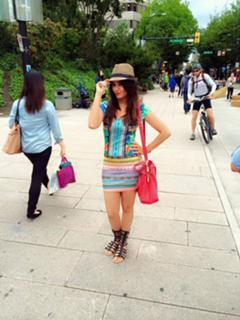 Surveen Chawla feet photo thumbnail