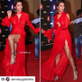 Surveen Chawla feet photo thumbnail