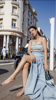 Surveen Chawla feet photo thumbnail