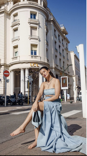 Surveen Chawla feet photo thumbnail