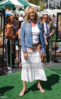 Susan Anton feet photo 3