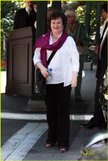 Susan Boyle feet photo 3