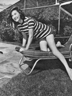 Susan Hayward feet photo 16