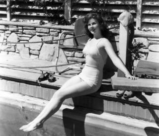 Susan Hayward feet photo 12
