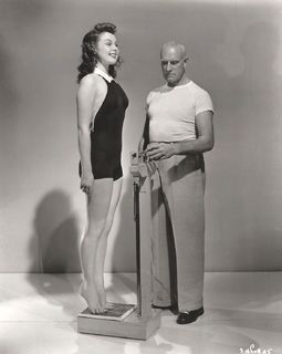 Susan Hayward feet photo 9