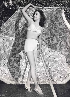 Susan Hayward feet photo 8