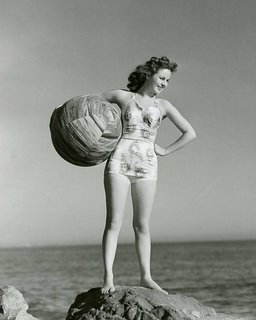 Susan Hayward feet photo 4