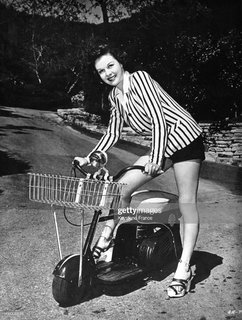 Susan Hayward feet photo 18
