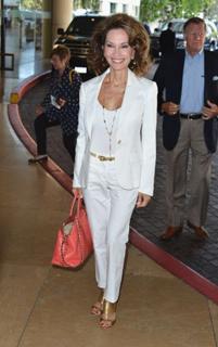 Susan Lucci feet photo thumbnail