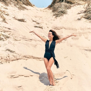 Susan Lucci feet photo thumbnail