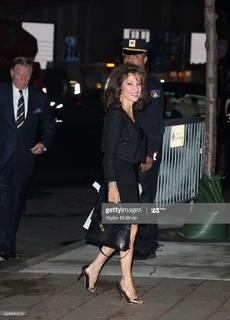 Susan Lucci feet photo thumbnail