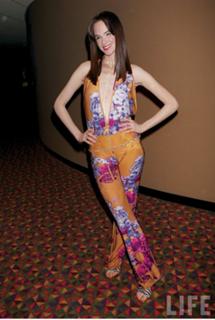 Susan May Pratt feet photo 1