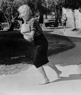 Susan Oliver feet photo 12
