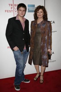 Susan Sarandon feet photo thumbnail