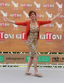 Susan Sarandon feet photo thumbnail