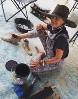 Susan Sarandon feet photo thumbnail
