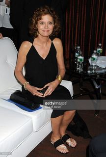 Susan Sarandon feet photo thumbnail