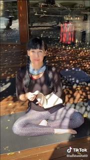 Susana Zabaleta feet photo thumbnail