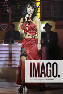 Susana Zabaleta feet photo thumbnail