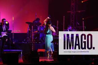 Susana Zabaleta feet photo thumbnail