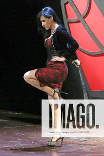 Susana Zabaleta feet photo thumbnail