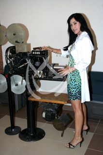 Susana Zabaleta feet photo thumbnail