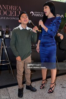 Susana Zabaleta feet photo thumbnail