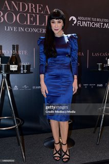 Susana Zabaleta feet photo thumbnail