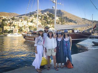 Susana Zabaleta feet photo thumbnail