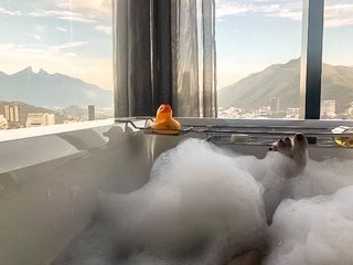 Susana Zabaleta feet photo thumbnail