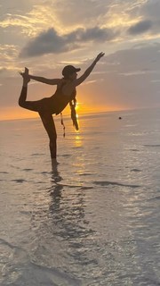 Susana Zabaleta feet photo thumbnail