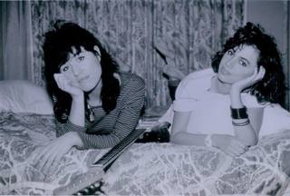 Susanna Hoffs feet photo thumbnail