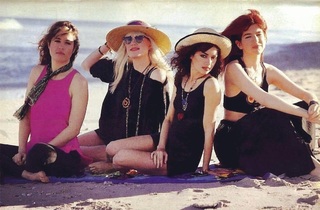 Susanna Hoffs feet photo thumbnail