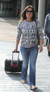 Susanna Reid feet photo thumbnail