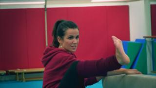 Susanna Reid feet photo thumbnail