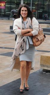 Susanna Reid feet photo thumbnail