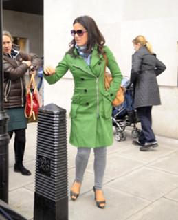 Susanna Reid feet photo thumbnail