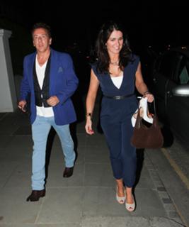 Susanna Reid feet photo thumbnail