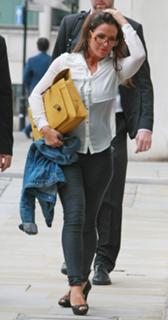 Susanna Reid feet photo thumbnail