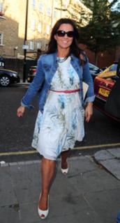 Susanna Reid feet photo thumbnail