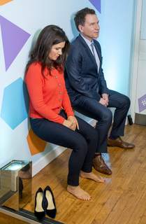 Susanna Reid feet photo thumbnail