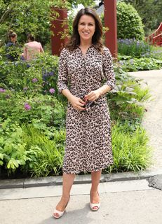 Susanna Reid feet photo thumbnail