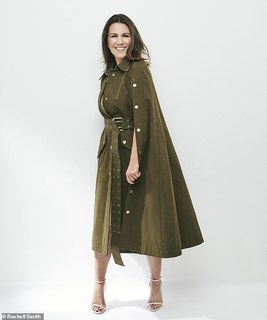 Susanna Reid feet photo thumbnail