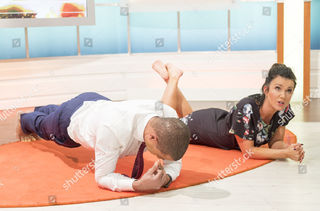 Susanna Reid feet photo thumbnail
