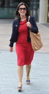Susanna Reid feet photo thumbnail